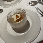 フランス料理 壺中天 - オマール海老とウニのコンソメジュレ