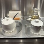 高崎はた山 - 【2025.6.5(木)】テーブルにある調味料