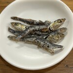 つけ麺 いちびり - サービスな煮干し☺️