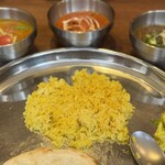 カッチャル バッチャル - カレー3種+ハーフナン(チーズクルチャへ変更)＋ハーフライス、キャベツのアチャール
