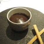 シェ・イノ - 黒トリュフをかけた温度玉子