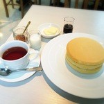 神戸北野エミシアカフェ - 紅茶と共に
