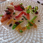 マダム・トキ - 前菜の桜増マスのマリネと新鮮なお野菜～春の息吹～