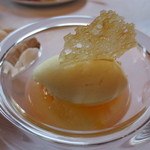 マダム・トキ - パイナップルのソルベと柑橘のソースも添えられてました。