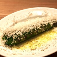 丸ごと1本　ズッキーニの炭火焼き　ペコリーノチーズがけ