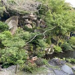 がんこ - 庭園の中を歩いて進みます