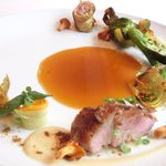 ル・ジュー・ドゥ・ラシエット  - ランチ7皿コース 5040円 の乳飲み仔羊と野菜のフリット コンソメソース添え