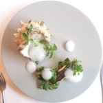 ル・ジュー・ドゥ・ラシエット  - ランチ7皿コース 5040円 の特大サザエのアワビ、茸、筍詰め ヒラメのソテー添え