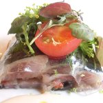 ル・ジュー・ドゥ・ラシエット  - ランチ7皿コース 5040円 の42度で低温調理した鰯のコンフィと自家製ドライトマト ジャガイモのピューレ添え