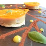 ランチ7皿コース 5040円 のフォアグラのソテーとドライオレンジのツリー仕立て