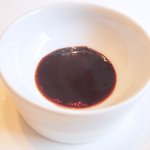 ル・ジュー・ドゥ・ラシエット  - ランチ7皿コース 5040円 のバルサミコを煮詰めたソース