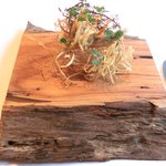 ル・ジュー・ドゥ・ラシエット  - ランチ7皿コース 5040円 の稚鮎と牛蒡のフリット オキザリスの葉と三つ葉添え