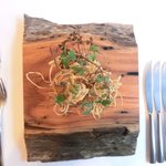 ル・ジュー・ドゥ・ラシエット  - ランチ7皿コース 5040円 の稚鮎と牛蒡のフリット オキザリスの葉と三つ葉添え