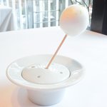 ル・ジュー・ドゥ・ラシエット  - ランチ7皿コース 5040円 の真鯛のマリネ 米エキスの泡 ライムの皮添え