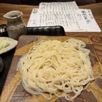 九つ井 - 店内で手打ちされた美味しいうどんです