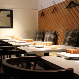 ２階席。1階が見渡せて開放感と良いのプライベート感。