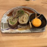 牛タンとクリスピー餃子 ひまわり - 「豚ばらレタス巻き　すき焼き風」(税込690円)