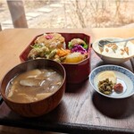 Ryokuyuu Shokudo & SPACE - 