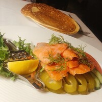 スンガリー 新宿東口本店 - マリノーブナヤケタとブリヌイ