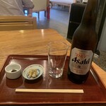 吾妻橋 やぶそば - ビール大瓶アサヒスーパードライ、お通し蕎麦味噌、わさび漬け
