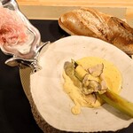 クッチーナ - 北海道アスパラのカルボナーラ(一揃い) (アスパラは少し噛じっちゃいました(^_^ ٥))