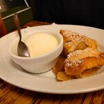 バビーズ - アップルパイ　バニラアイス添え