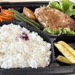 ビストロ 石川亭 - 料理写真:ソースがパックに別添えだったのもいいよね