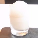 ル・ジュー・ドゥ・ラシエット  - ランチ7皿コース 5040円 のトンカ豆のブランマンジェ