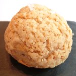 ル・ジュー・ドゥ・ラシエット  - ランチ7皿コース 5040円 のキャラメルクリームのシュークリーム