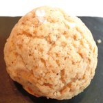 ル・ジュー・ドゥ・ラシエット  - ランチ7皿コース 5040円 のキャラメルクリームのシュークリーム