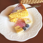 ラ・カフェティエ - ケーキセット:かぼちゃのチーズケーキ