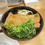 天八うどん どんでん - 人気No. 1「でんきつね（うどん）」