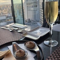 The Living Room with SKY BAR - 