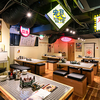 大衆的かつおしゃれな店内◆団体利用や貸切にも柔軟に対応◎