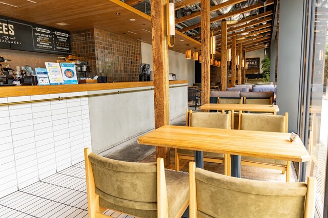 座席 : 800°DEGREES CRAFT BREW STAND （エイトハンドレッド