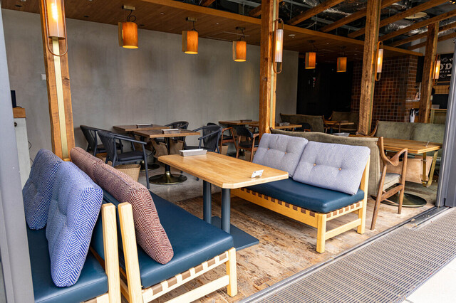 座席 : 800°DEGREES CRAFT BREW STAND （エイトハンドレッド