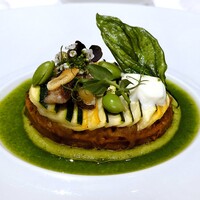 メゾン ポール・ボキューズ - MENU DÉJEUNER：前菜（イワシとズッキーニのタルトレット プロヴァンス風）