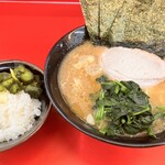 横浜家系ラーメン 宮里家 - 