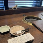 焼肉 あざす - カウンター席。