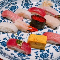 築地すし好 JIN仁 赤坂アークヒルズ店 - 小さめシャリの握りが11カン。大トロが美味かった