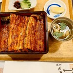 303185962 - 鰻重　天丸　(肝吸い変更・お新香・蜂蜜レモン)