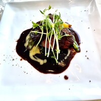 ミクニ ヨコハマ - ハラミ肉ビーフのロティ赤ワインソース