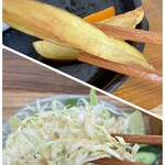 肉と米 - 初っ端、この鉄板に指が当たって右手◯んだ