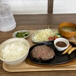 肉と米 - 宮崎牛100%レアハンバーグ定食