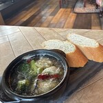 刈谷 肉割烹 門 - 牡蠣のアヒージョ