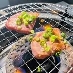 焼肉とワイン 八孝 - 