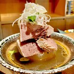 渋谷の日本酒ダイニング sakeba - 20250602豚タンの出汁煮込み990円