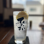 酒膳てんてこまい - ◆てんてこまいサワー¥660×2
…こちらはなんと！長野県の芋焼酎“てんてこまい“を使ったレモンサワーだそうで…長野県佐久平産のさつまいもを使った、いも焼酎。豊かな香りのイモ焼酎で、口当たりは柔らか♡