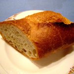 ＴＨＥ ＯＲＣＨＡＲＤ - ('10/01)お代わり自由のフランスパン　ディナーではバター付