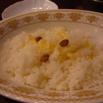 ご飯にはチーズと干しブドウ
